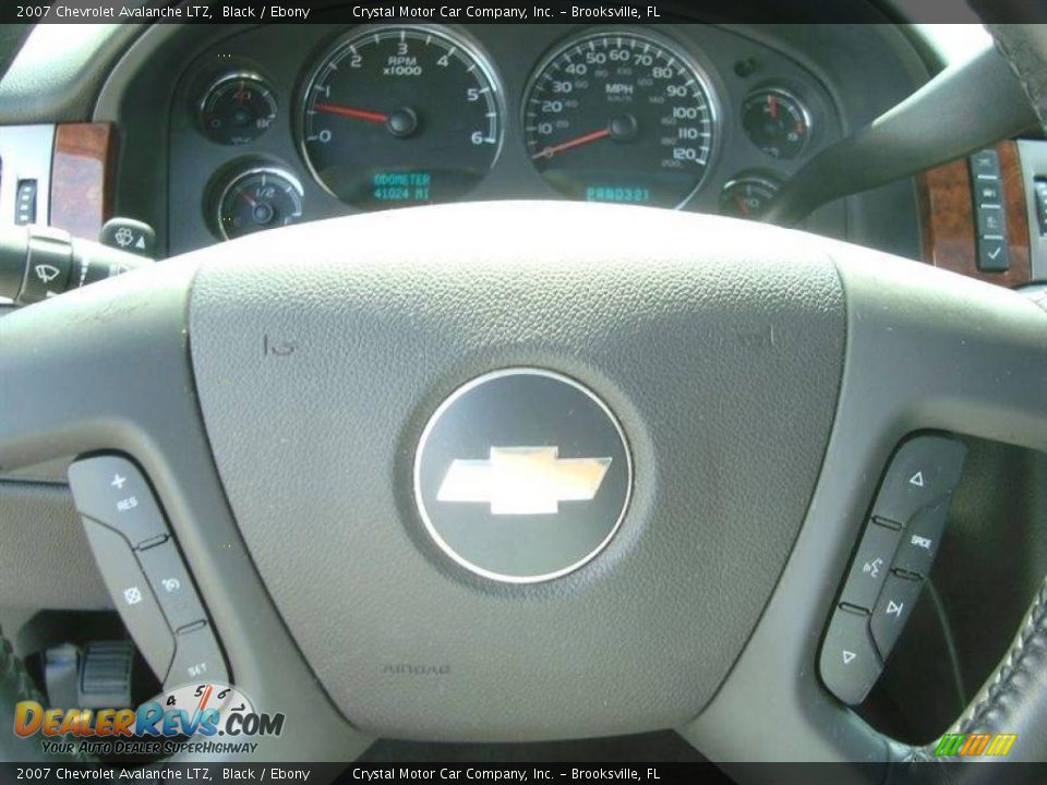 2007 Chevrolet Avalanche LTZ Black / Ebony Photo #22