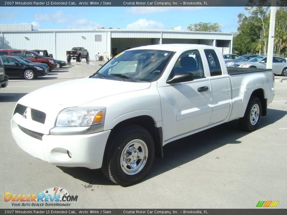 2007 Mitsubishi Raider LS Extended Cab Arctic White / Slate Photo #1