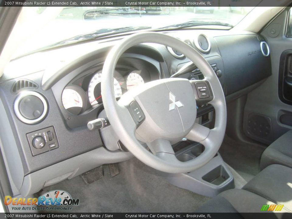 2007 Mitsubishi Raider LS Extended Cab Arctic White / Slate Photo #6