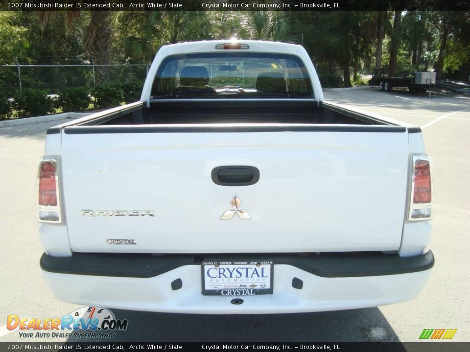 2007 Mitsubishi Raider LS Extended Cab Arctic White / Slate Photo #7