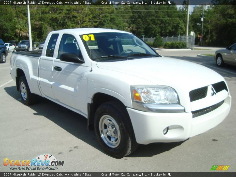 2007 Mitsubishi Raider LS Extended Cab Arctic White / Slate Photo #10