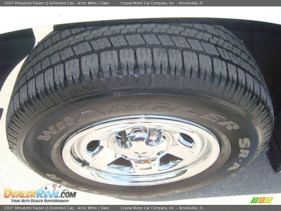 2007 Mitsubishi Raider LS Extended Cab Arctic White / Slate Photo #13