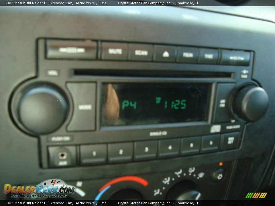 2007 Mitsubishi Raider LS Extended Cab Arctic White / Slate Photo #18