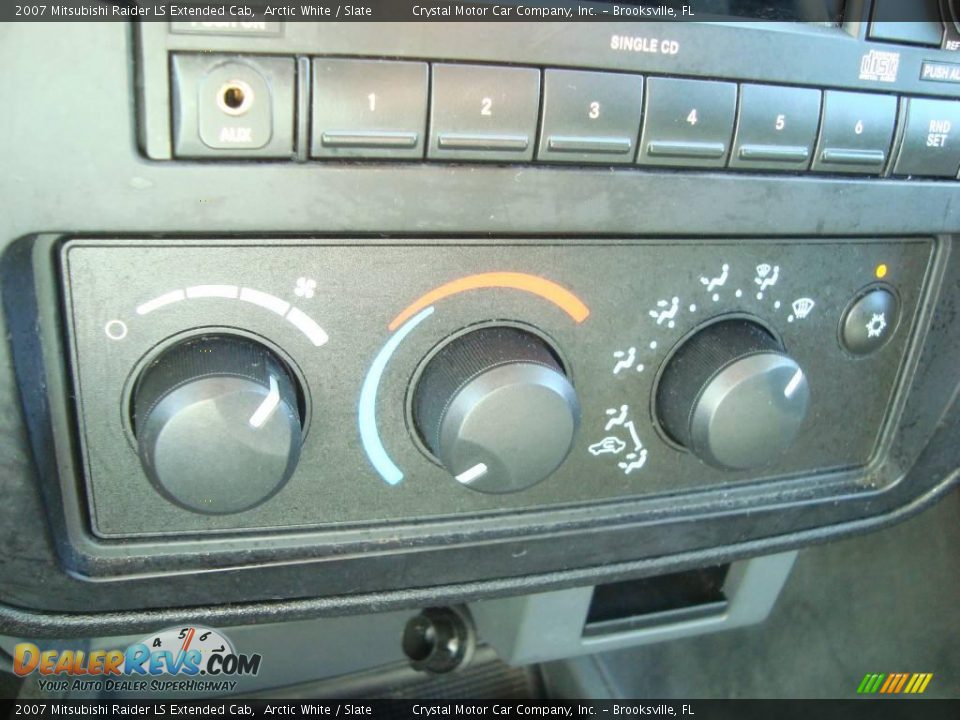 2007 Mitsubishi Raider LS Extended Cab Arctic White / Slate Photo #19