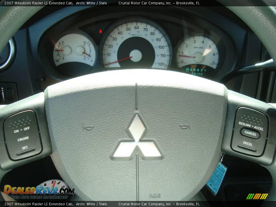 2007 Mitsubishi Raider LS Extended Cab Arctic White / Slate Photo #20