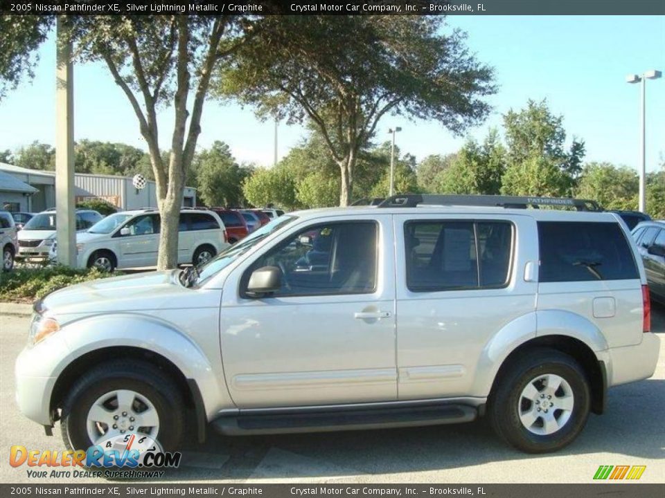 2005 Nissan Pathfinder XE Silver Lightning Metallic / Graphite Photo #2