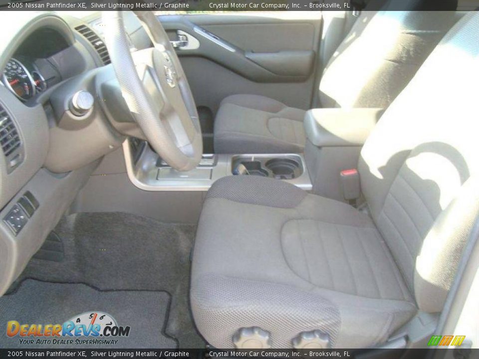 2005 Nissan Pathfinder XE Silver Lightning Metallic / Graphite Photo #4