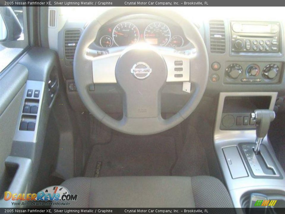 2005 Nissan Pathfinder XE Silver Lightning Metallic / Graphite Photo #6