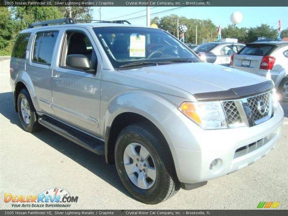 2005 Nissan Pathfinder XE Silver Lightning Metallic / Graphite Photo #11