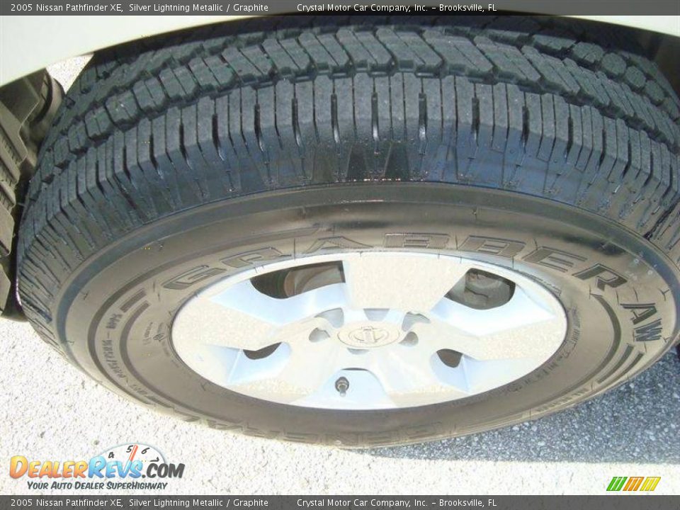 2005 Nissan Pathfinder XE Silver Lightning Metallic / Graphite Photo #14
