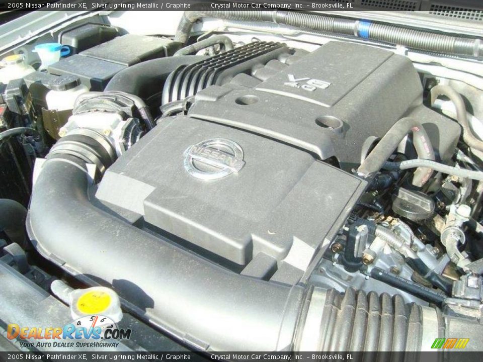 2005 Nissan Pathfinder XE Silver Lightning Metallic / Graphite Photo #16