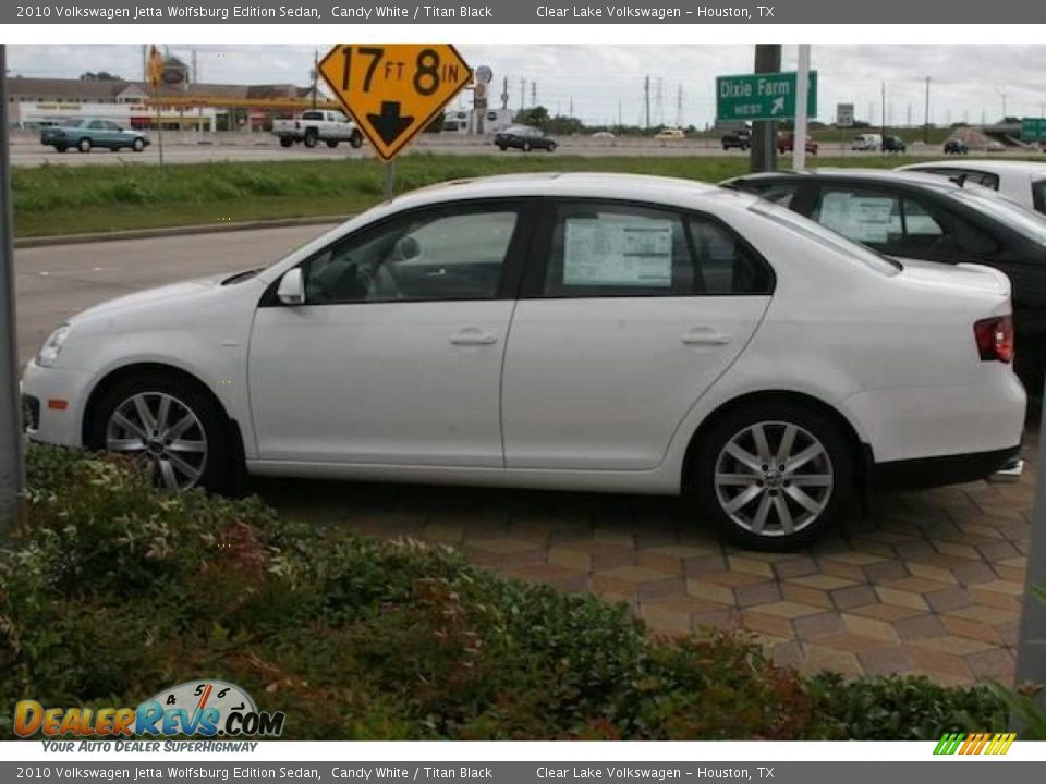 2010 Volkswagen Jetta Wolfsburg Edition Sedan Candy White / Titan Black Photo #2