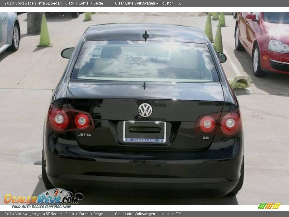 2010 Volkswagen Jetta SE Sedan Black / Cornsilk Beige Photo #16