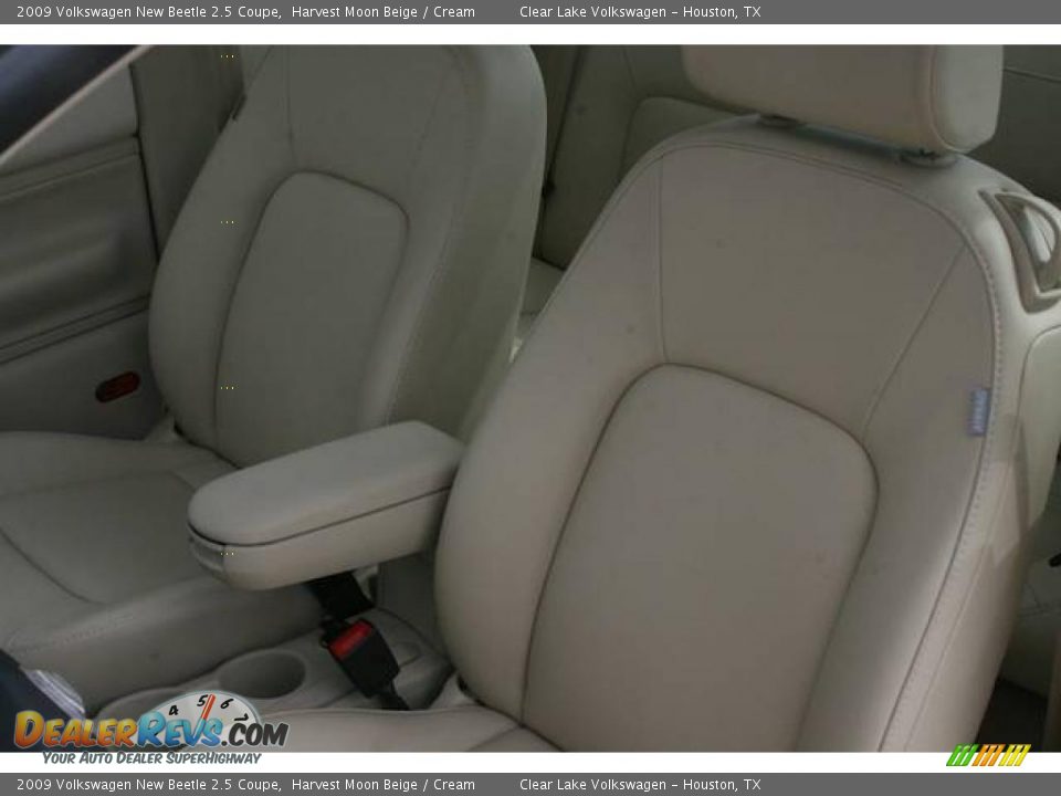 2009 Volkswagen New Beetle 2.5 Coupe Harvest Moon Beige / Cream Photo #6