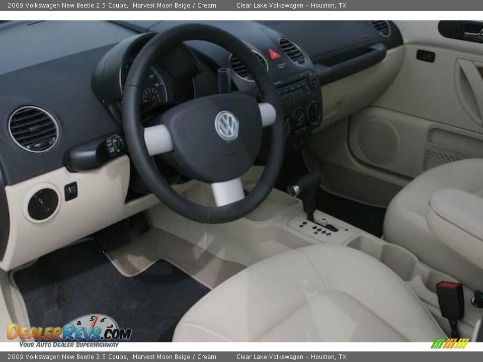 2009 Volkswagen New Beetle 2.5 Coupe Harvest Moon Beige / Cream Photo #11