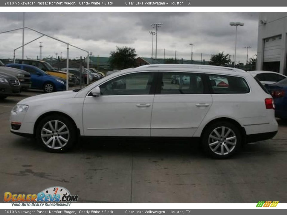 2010 Volkswagen Passat Komfort Wagon Candy White / Black Photo #3