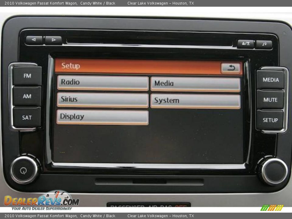 2010 Volkswagen Passat Komfort Wagon Candy White / Black Photo #8