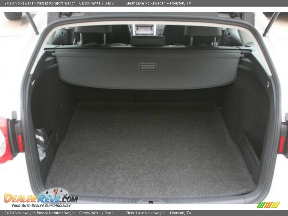 2010 Volkswagen Passat Komfort Wagon Candy White / Black Photo #10