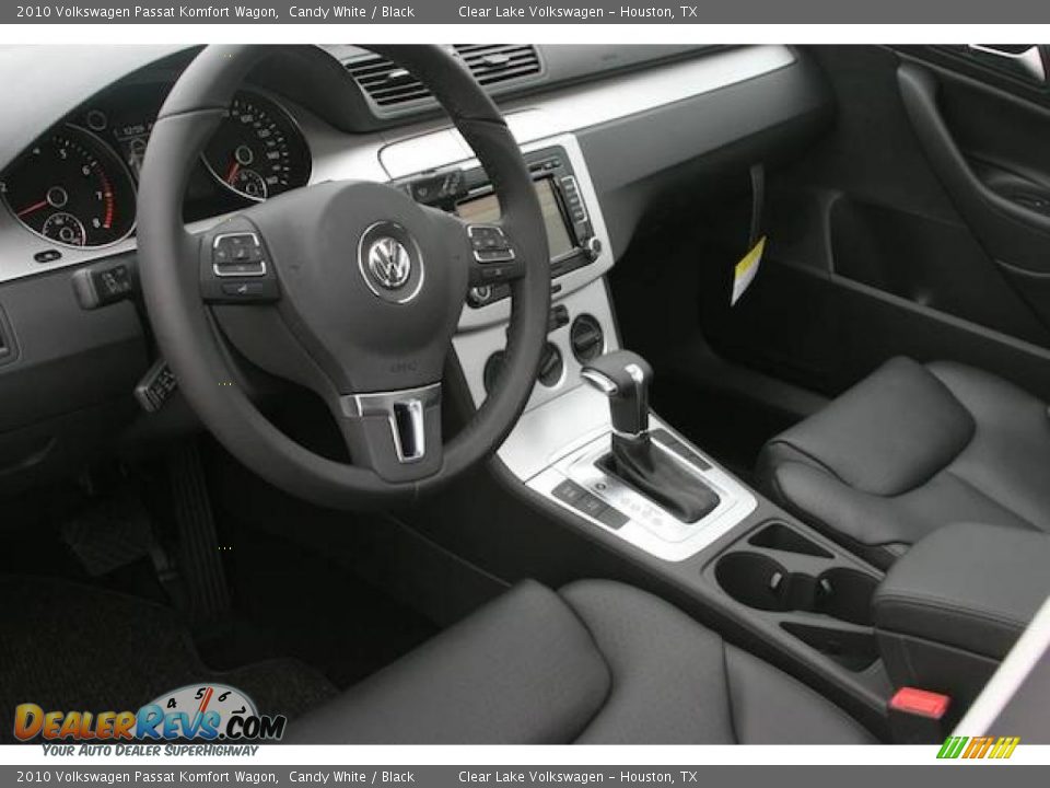 2010 Volkswagen Passat Komfort Wagon Candy White / Black Photo #13