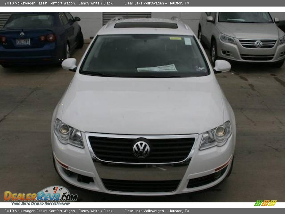 2010 Volkswagen Passat Komfort Wagon Candy White / Black Photo #14