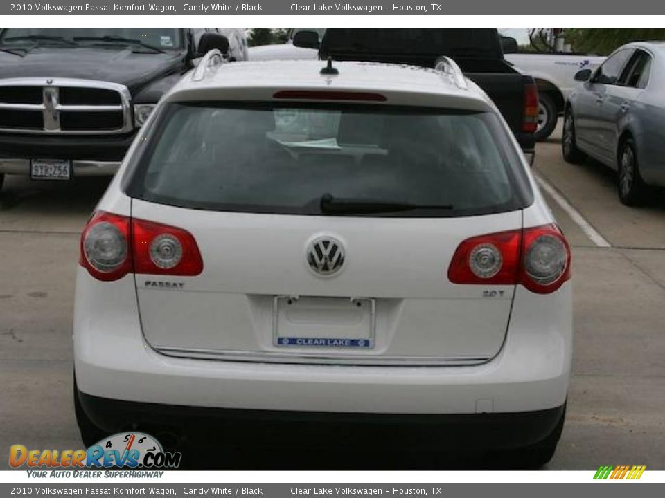 2010 Volkswagen Passat Komfort Wagon Candy White / Black Photo #16