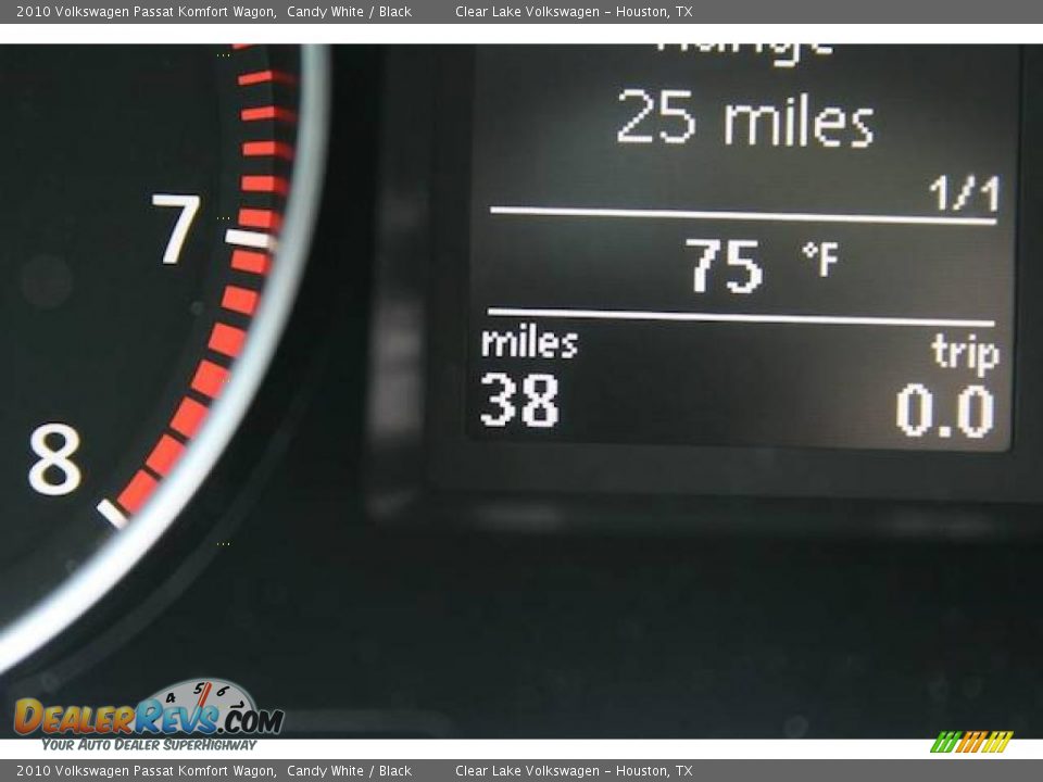 2010 Volkswagen Passat Komfort Wagon Candy White / Black Photo #19