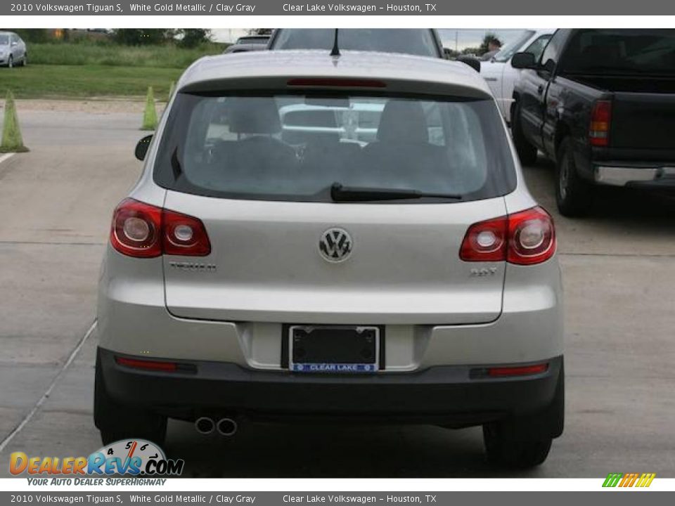 2010 Volkswagen Tiguan S White Gold Metallic / Clay Gray Photo #9