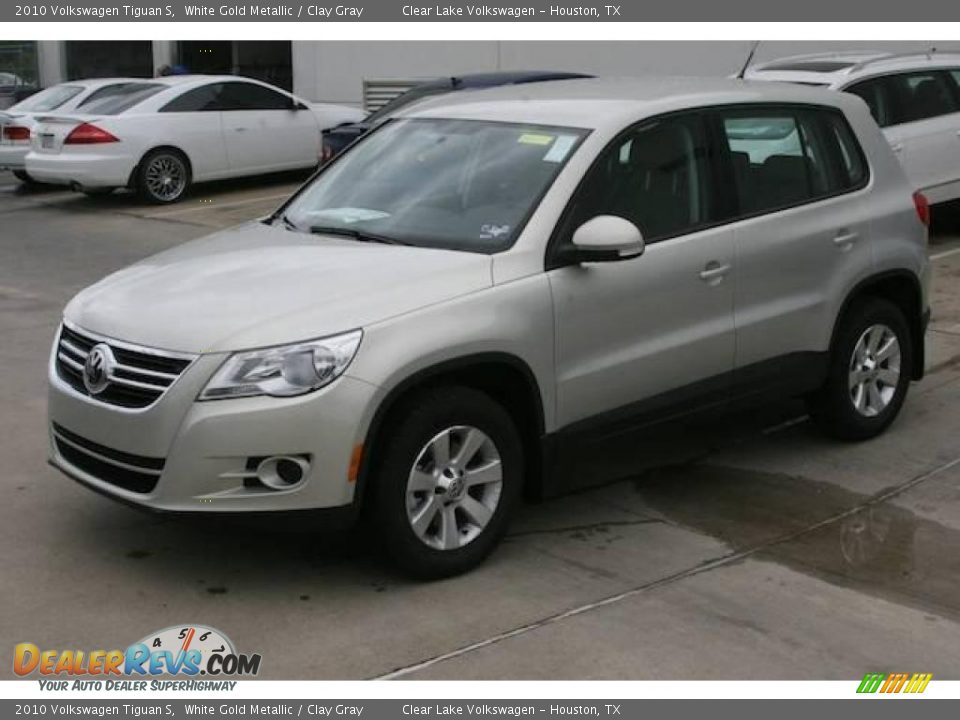 2010 Volkswagen Tiguan S White Gold Metallic / Clay Gray Photo #11