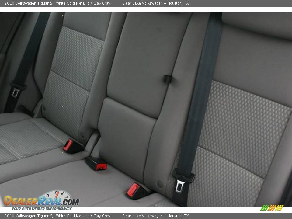 2010 Volkswagen Tiguan S White Gold Metallic / Clay Gray Photo #16