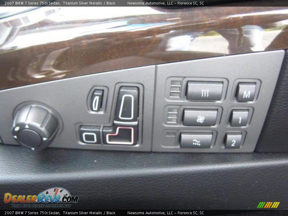 2007 BMW 7 Series 750i Sedan Titanium Silver Metallic / Black Photo #17