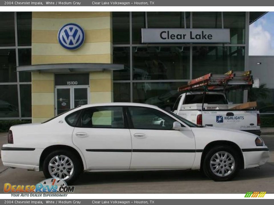 2004 Chevrolet Impala White / Medium Gray Photo #2