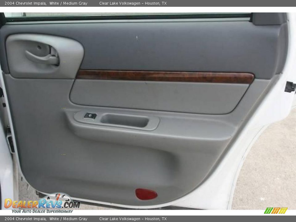 2004 Chevrolet Impala White / Medium Gray Photo #11
