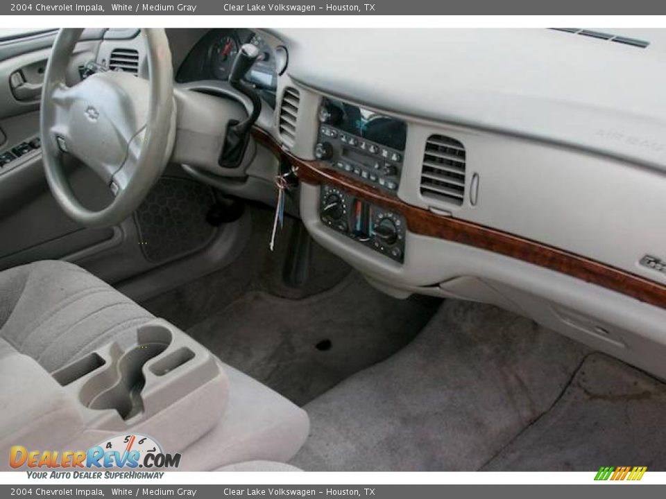 2004 Chevrolet Impala White / Medium Gray Photo #17