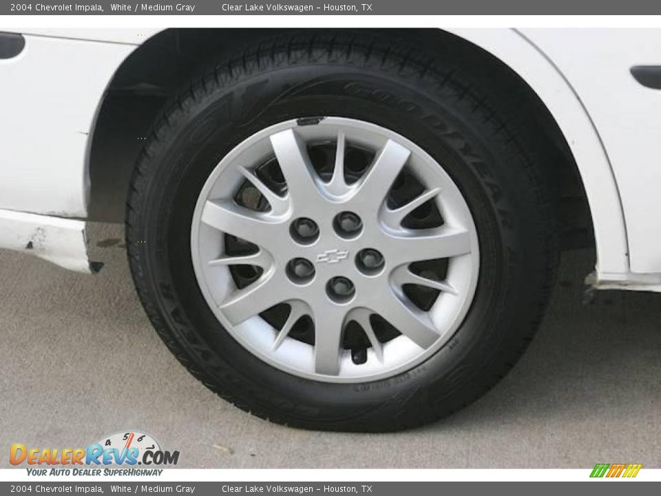 2004 Chevrolet Impala White / Medium Gray Photo #20