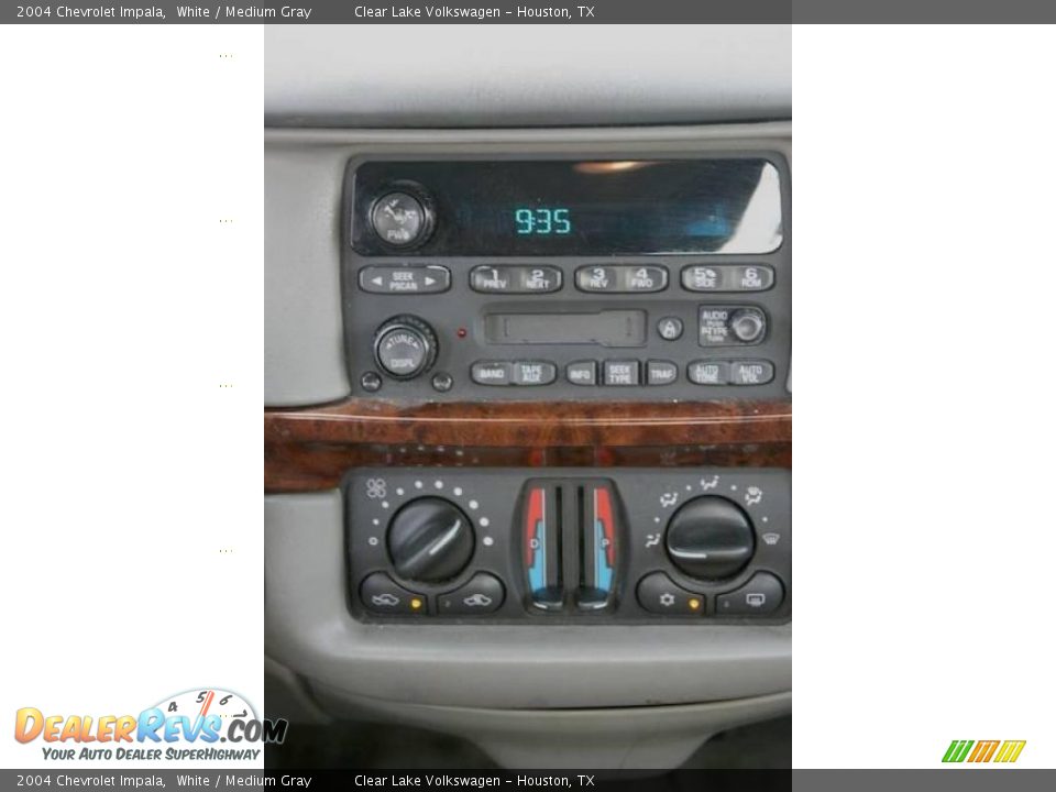 2004 Chevrolet Impala White / Medium Gray Photo #21