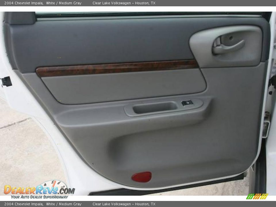 2004 Chevrolet Impala White / Medium Gray Photo #23
