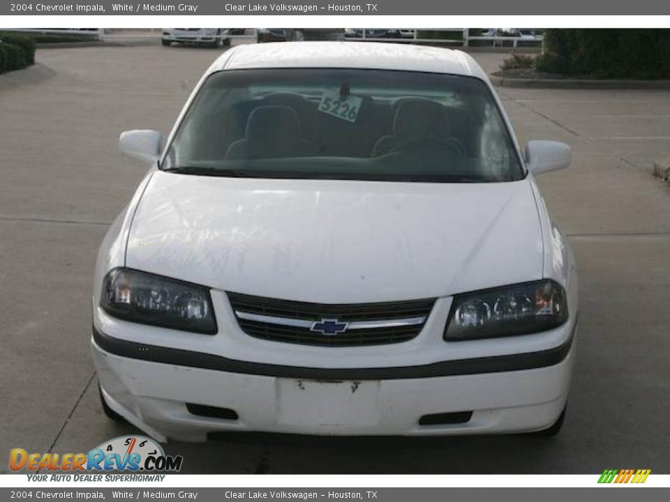2004 Chevrolet Impala White / Medium Gray Photo #24