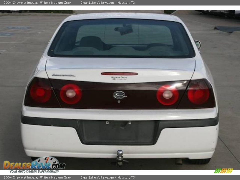 2004 Chevrolet Impala White / Medium Gray Photo #31