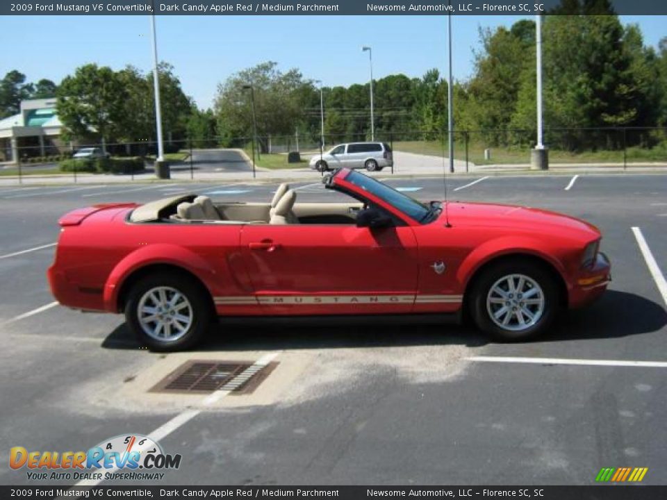 2009 Ford Mustang V6 Convertible Dark Candy Apple Red / Medium Parchment Photo #6