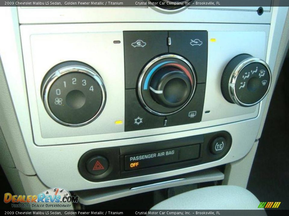 2009 Chevrolet Malibu LS Sedan Golden Pewter Metallic / Titanium Photo #19