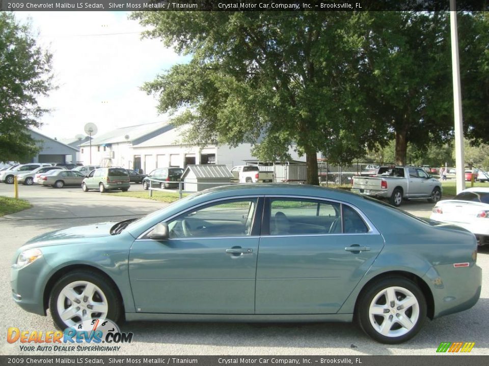 2009 Chevrolet Malibu LS Sedan Silver Moss Metallic / Titanium Photo #2