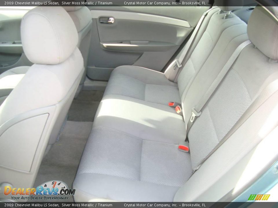 2009 Chevrolet Malibu LS Sedan Silver Moss Metallic / Titanium Photo #5