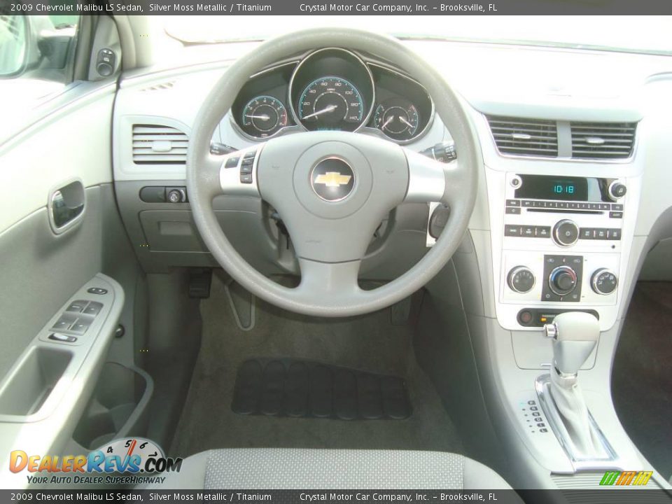 2009 Chevrolet Malibu LS Sedan Silver Moss Metallic / Titanium Photo #6