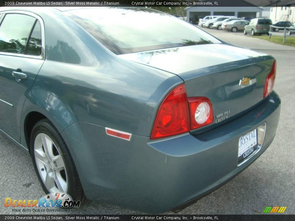2009 Chevrolet Malibu LS Sedan Silver Moss Metallic / Titanium Photo #7