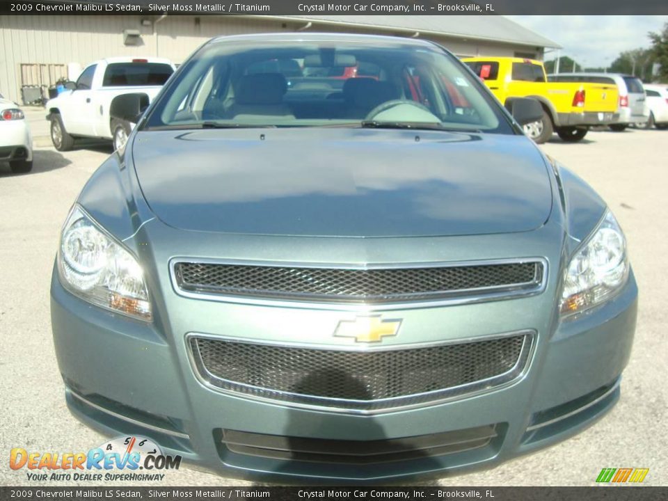 2009 Chevrolet Malibu LS Sedan Silver Moss Metallic / Titanium Photo #12