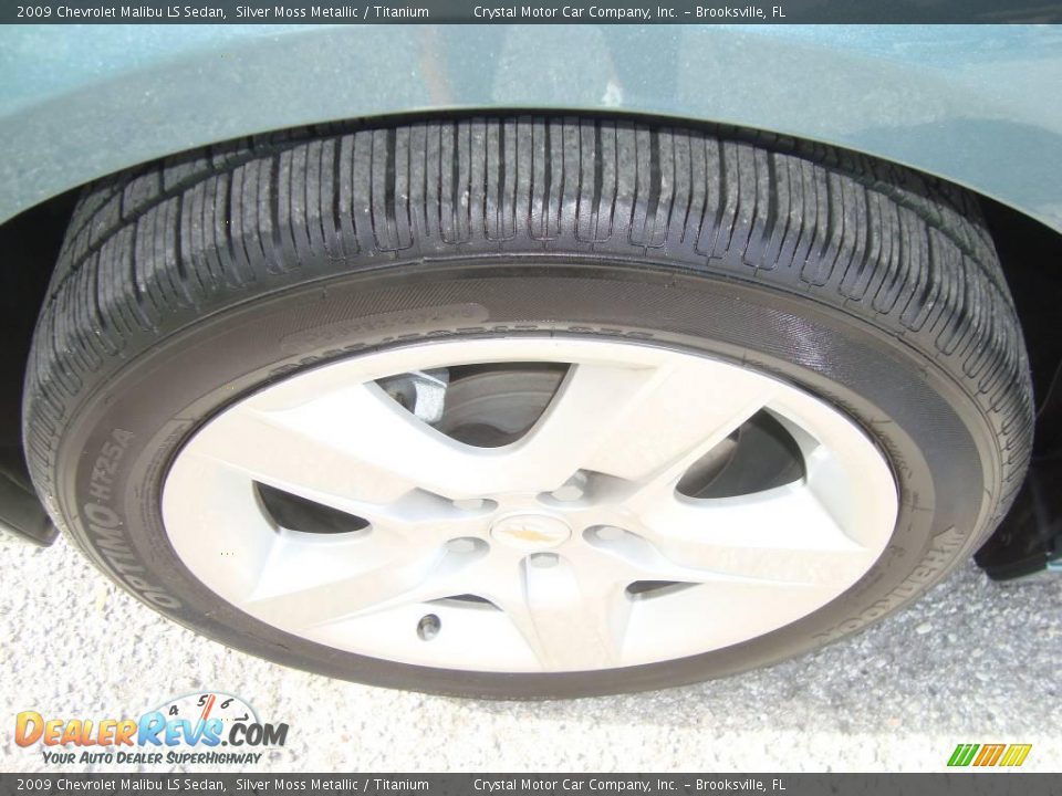 2009 Chevrolet Malibu LS Sedan Silver Moss Metallic / Titanium Photo #13