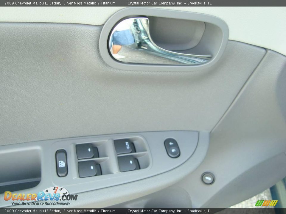 2009 Chevrolet Malibu LS Sedan Silver Moss Metallic / Titanium Photo #16