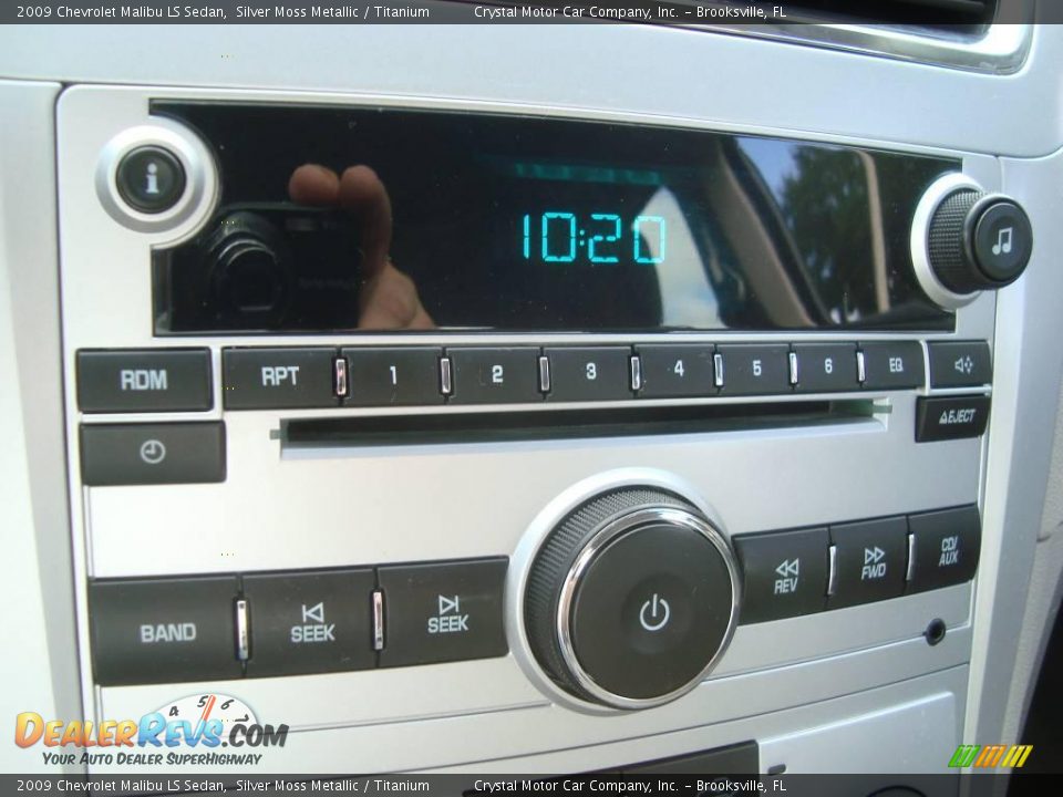 2009 Chevrolet Malibu LS Sedan Silver Moss Metallic / Titanium Photo #18