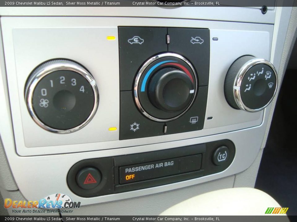 2009 Chevrolet Malibu LS Sedan Silver Moss Metallic / Titanium Photo #19