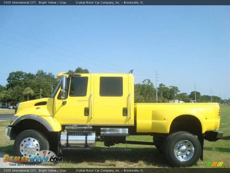 2005 International CXT Bright Yellow / Gray Photo #2